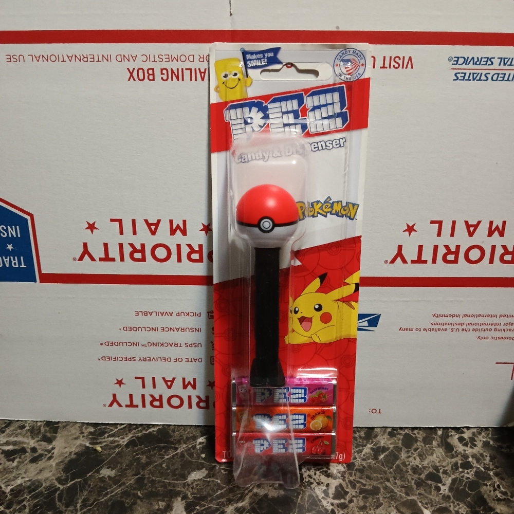 Pokemon pokeball pez dispenser 1 of 4 Nwt
